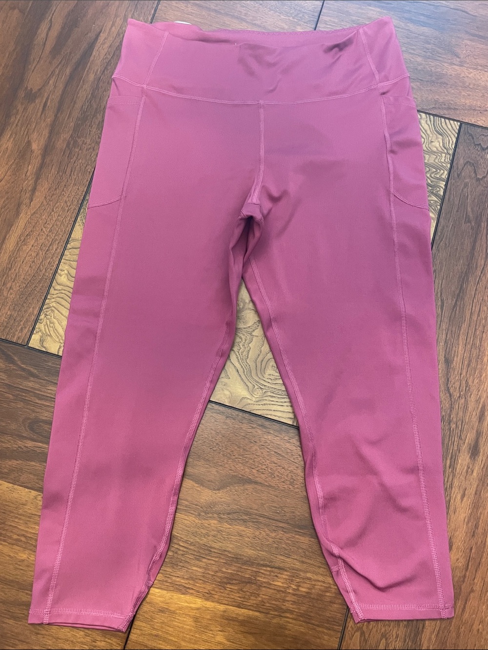 Victoria's Secret Mauve-Pink Capri Leggings with Side Pockets M34
